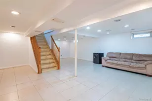 78-36 271st St, New York City, NY 11040 - Photo 15