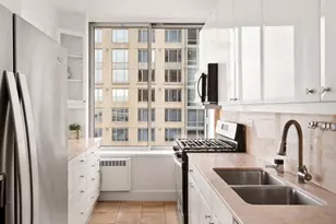 200 Riverside Blvd, New York City, NY 10069 - Photo 11