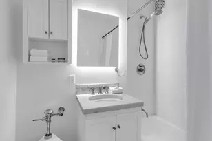 330 E 70th St, New York City, NY 10021 - Photo 7