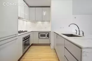 322 W 57th St, New York City, NY 10019 - Photo 3