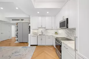 160 Central Park S, New York City, NY 10019 - Photo 5