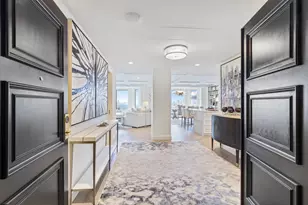 160 Central Park S, New York City, NY 10019 - Photo 19