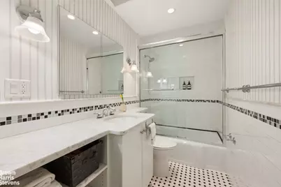 260 W 10th Street #2E, New York City, NY 10014 - Photo 5