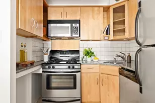 337 E 50th St, New York City, NY 10022 - Photo 3