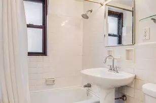 305 E 72nd St, New York City, NY 10021 - Photo 5