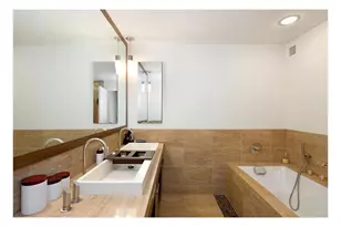 250 E 53rd St, New York City, NY 10022 - Photo 5