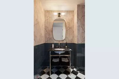 525 6th Avenue #5F, New York City, NY 10011 - Photo 9