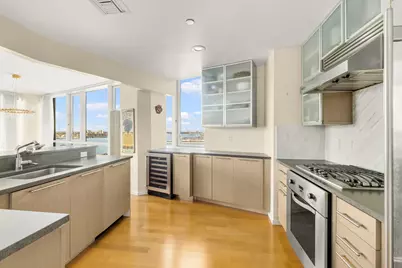 200 Chambers Street #22C, New York City, NY 10007 - Photo 3