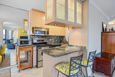 200 E 61st Street #20-G, New York City, NY 10065 - Photo 5