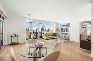 100 United Nations Plaza, New York, NY 10017 - Photo 1