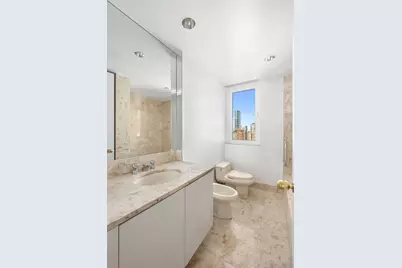 100 United Nations Plaza #35E, New York, NY 10017 - Photo 7