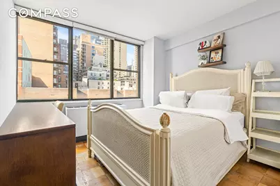 301 E 45th Street #7F, New York, NY 10017 - Photo 3