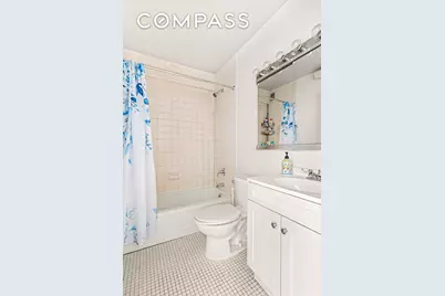 301 E 45th Street #7F, New York City, NY 10017 - Photo 5