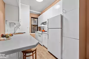 322 W 72nd St, New York City, NY 10023 - Photo 5