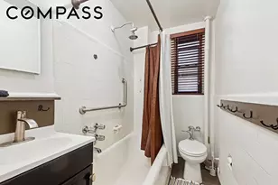321 E 54th St, New York City, NY 10022 - Photo 5