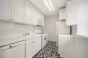 200 E 66th St, New York City, NY 10065 - Photo 5