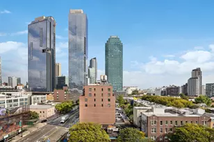 11-52 44th Dr, New York City, NY 11101 - Photo 9