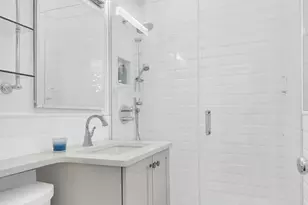 360 E 72nd St, New York City, NY 10021 - Photo 5