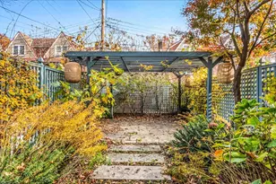 40 Slocum Crescent, New York City, NY 11375 - Photo 33