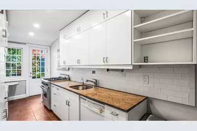 40 Slocum Crescent, New York City, NY 11375 - Photo 11