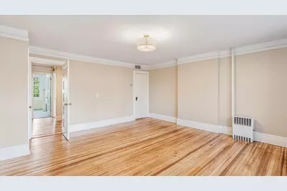 40 Slocum Crescent, New York City, NY 11375 - Photo 17