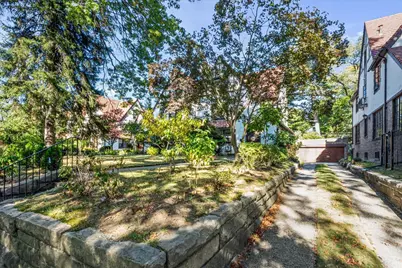 116-33 Union Turnpike, New York City, NY 11375 - Photo 39