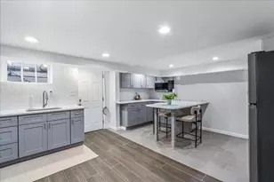 116-33 Union Tpke, New York City, NY 11375 - Photo 33