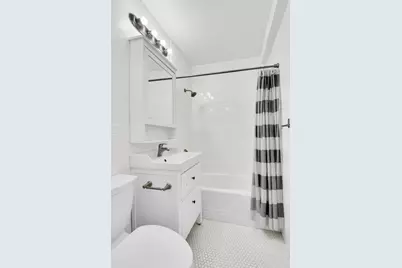 300 E 40th Street #6L, New York City, NY 10016 - Photo 5