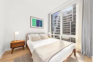 135 E 47th St, New York City, NY 10017 - Photo 3