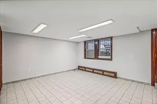 68-48 Juno St, New York City, NY 11375 - Photo 37