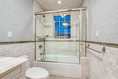850 E 23rd Street #private house, New York City, NY 11210 - Photo 37
