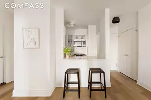 212 E 47th St, New York City, NY 10017 - Photo 3