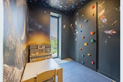 30-05 Vernon Boulevard #2-B, New York City, NY 11102 - Photo 17