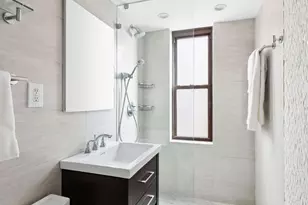 305 E 40th St, New York City, NY 10016 - Photo 13