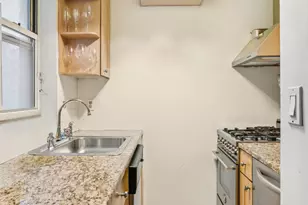 333 E 43rd St, New York City, NY 10017 - Photo 5