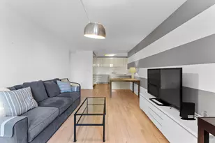 322 W 57th St, New York City, NY 10019 - Photo 19