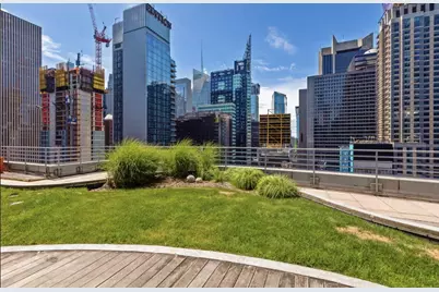 1600 Broadway #17-E, New York City, NY 10019 - Photo 9