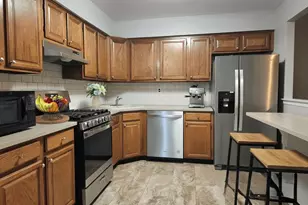 7937 Seaview Ave, New York City, NY 11236 - Photo 3