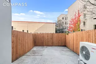 1042 Hall Pl, New York City, NY 10459 - Photo 7