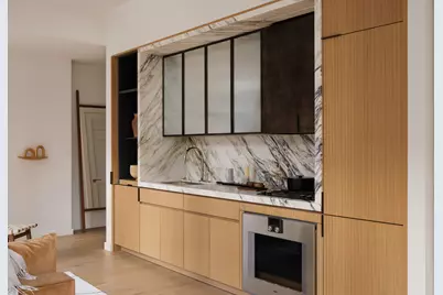 135 E 47th Street #20C, New York City, NY 10017 - Photo 3