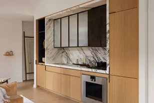 135 E 47th St, New York City, NY 10017 - Photo 3