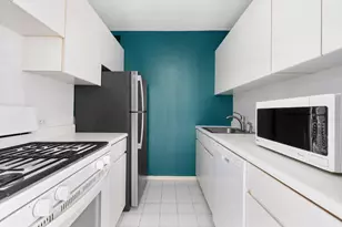 250 S End Ave, New York, NY 10280 - Photo 3