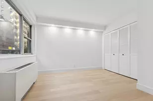 321 E 48th St, New York City, NY 10017 - Photo 7