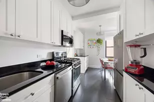 245 E 72nd St, New York City, NY 10021 - Photo 5