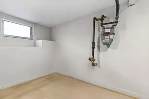 58-40 61st St, Maspeth, NY 11378 - Photo 11