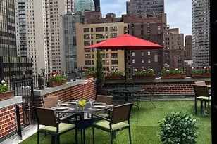 321 E 54th St, New York City, NY 10022 - Photo 5