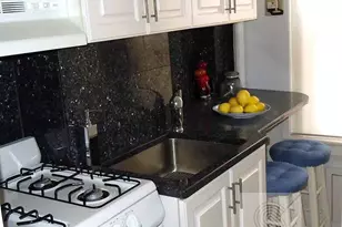 321 E 54th St, New York City, NY 10022 - Photo 3