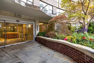 225 E 36th St, New York City, NY 10016 - Photo 7