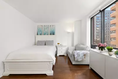 300 E 64th Street #5F, New York City, NY 10021 - Photo 3