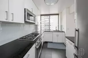 300 E 64th St, New York City, NY 10065 - Photo 5